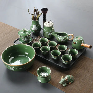 High-end Ge Kiln cracked Chinese whole tea tray kung fu tea set, household ceramic tea cups, celadon tea brewing artifact。