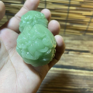 Xinjiang Hetian jade carved fortune-attracting Pixiu handball pair of cultural and artistic fitness health balls for men and women to play with hand-held pieces