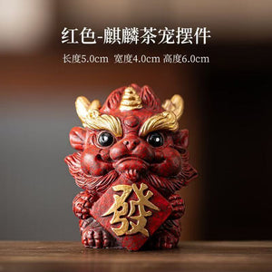 A pair of Chinese-style cute and healing fortune-telling lion dance ornaments, which are used for feng shui layout in the living room entrance and are home decoration items that can bring good luck and make you rich.