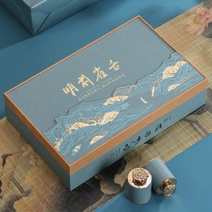 Finest-grade Que She Green Tea of 2025 New Season, Picked Before Qingming Festival, from High-altitude Mountains. It's a tea with tender buds, comes in an affordable yet high-end gift box.