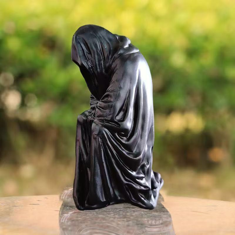 Ghost Sorcerer Death Robe Desktop Creative Resin Figurine Retro Niche Eccentric Party Sculpture