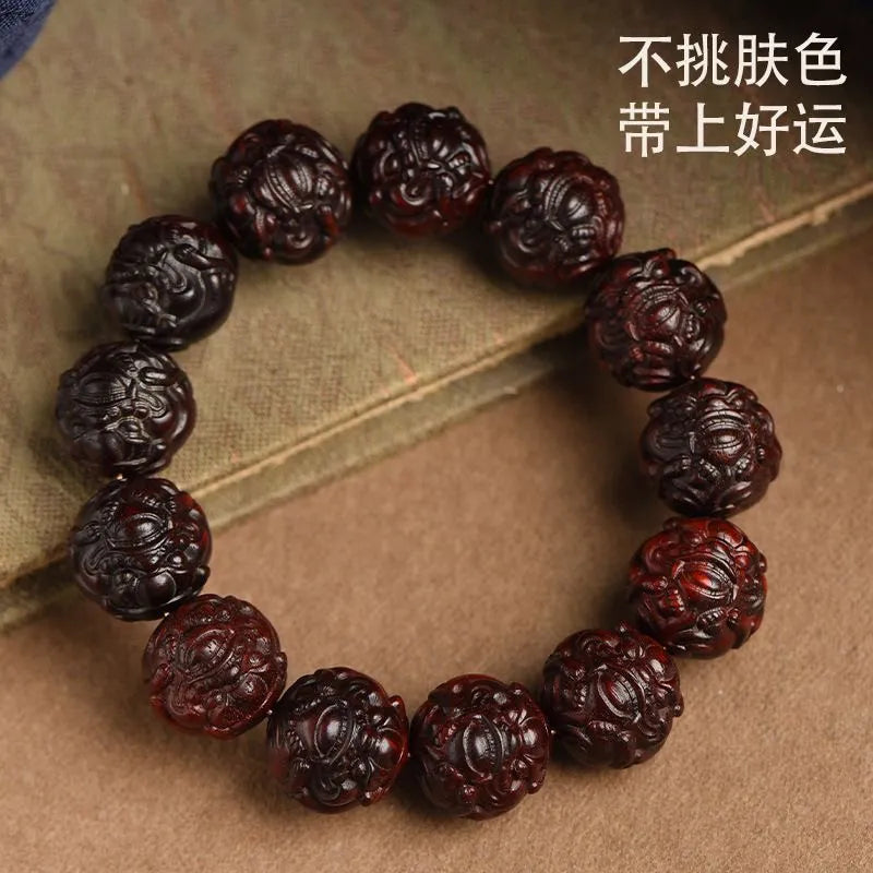Authentic Collection of Small Leaf Red Sandalwood Pixiu Bracelets and Hand Chains, with Fortune-Telling Carvings, Suitable for Men and Women, as Cultural Playthings, Buddhist Beads, Symbols of Good Luck, Ideal for Gift-Giving and Hand-Playing Ornaments