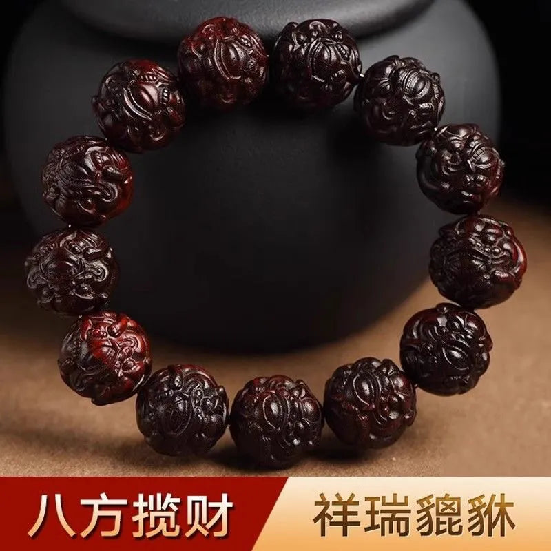 Authentic Collection of Small Leaf Red Sandalwood Pixiu Bracelets and Hand Chains, with Fortune-Telling Carvings, Suitable for Men and Women, as Cultural Playthings, Buddhist Beads, Symbols of Good Luck, Ideal for Gift-Giving and Hand-Playing Ornaments