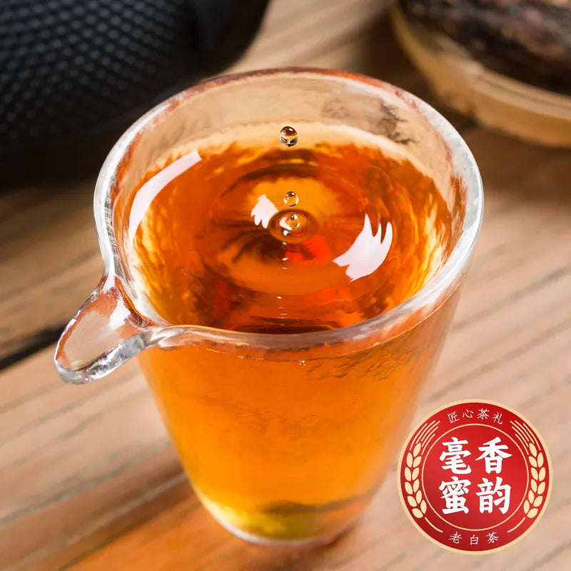 Fuding Old White Tea 2015 Authentic Shoumei Strong Aroma Tea Aged Gongmei Tea Cake Gift Box Set for Gift Giving 350g